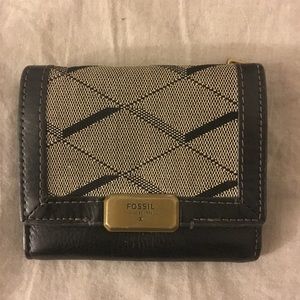 Fossil trifold wallet/ BUNDLES 30% off